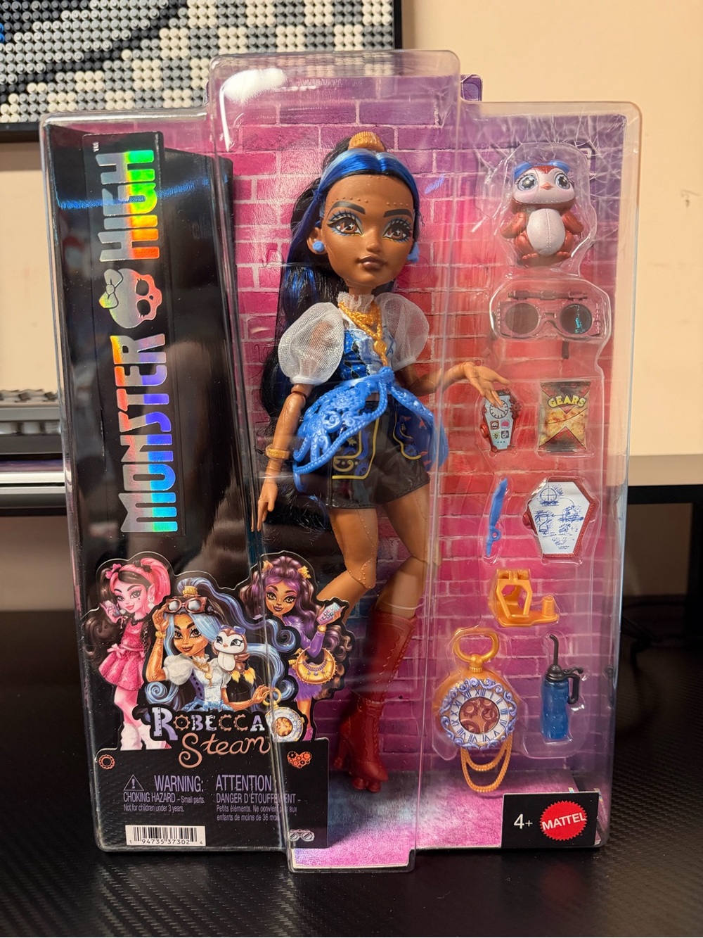 monster high Robecca Steam Doll in Blue and Gold Outfit